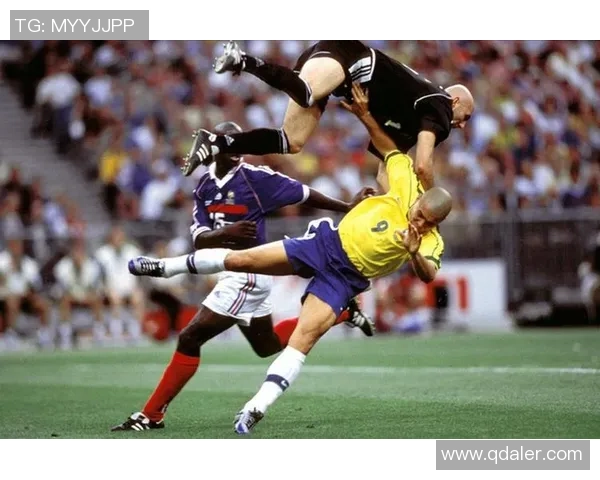 莱特足球球星再创辉煌引领球队勇攀巅峰展现传奇风采 莱特足球球星再创辉煌引领球队勇攀巅峰展现传奇风采